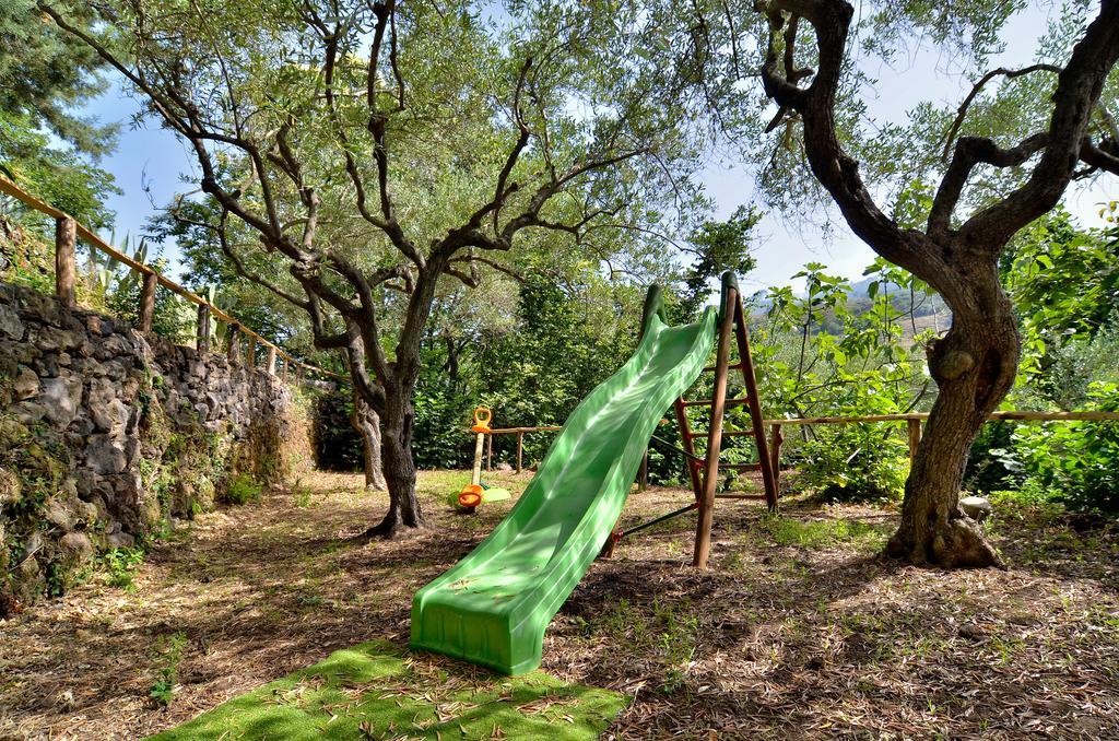 Agriturismo Etna-Mare ปิเอดิมอนเต เอตเนโอ ภายนอก รูปภาพ